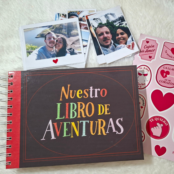 Producto - Álbum "Nuestro libro de aventuras" + fotos + stickers - San Valentín
