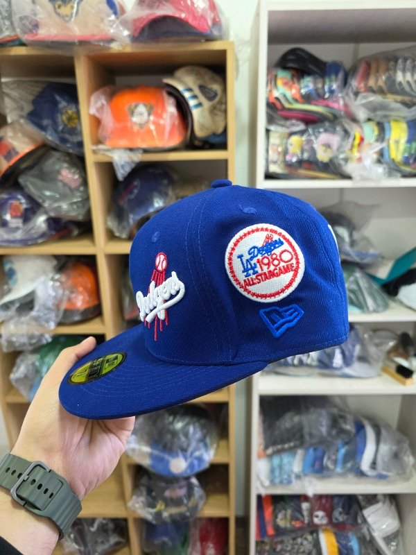 Los Angeles Dodgers multi-patch pride New Era 59FIFTY talla 7 1/4 — imagen 2