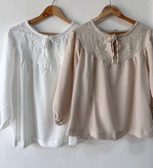 Producto - BLUSA CON MANGAS