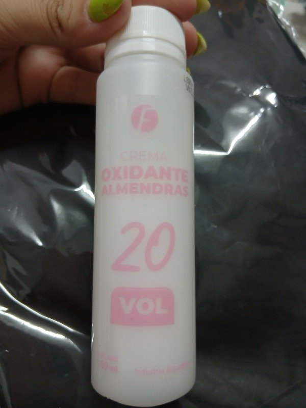 Producto - Crema oxidante almendra vol 20 x 100ml