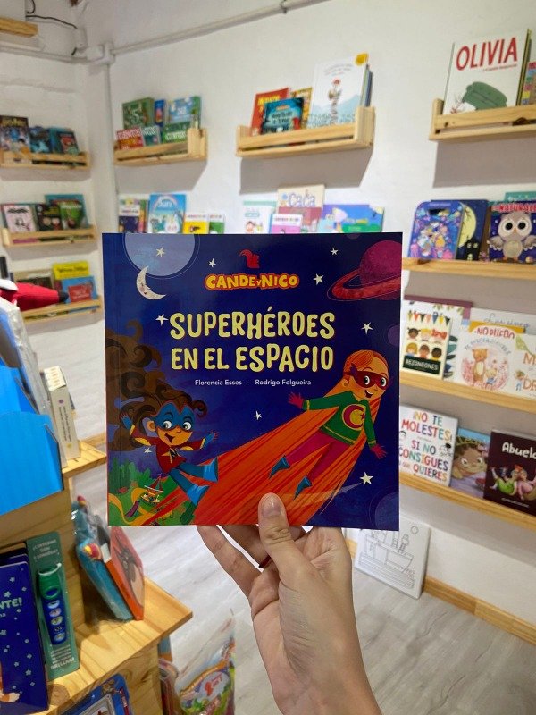 Producto - Cande y Nico - Superhéroes en el espacio