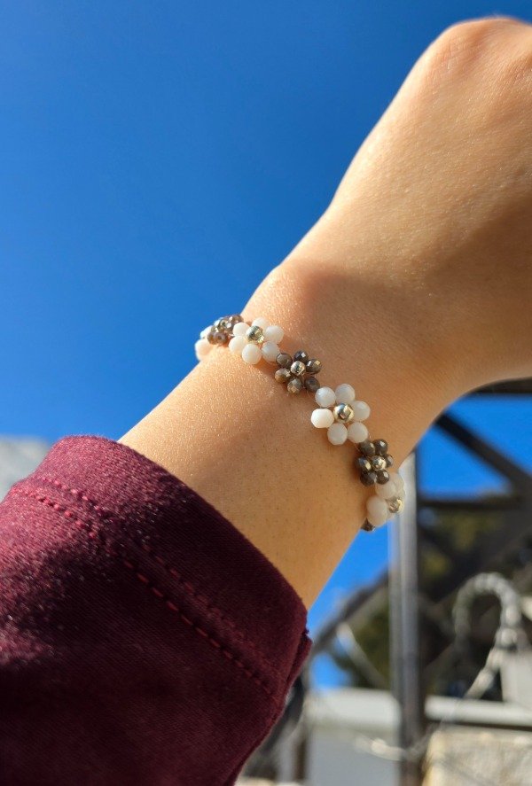 Producto - Pulsera de Flores Eloisa - Blanco y Mocca