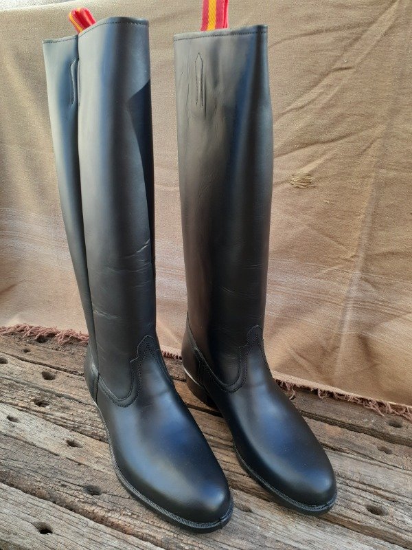 Producto - Botas engrasadas entalladas