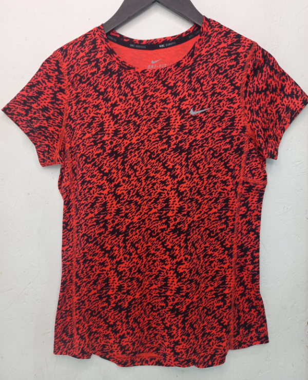 Producto - Remera deportiva Marca Dri Fit - OHA 77