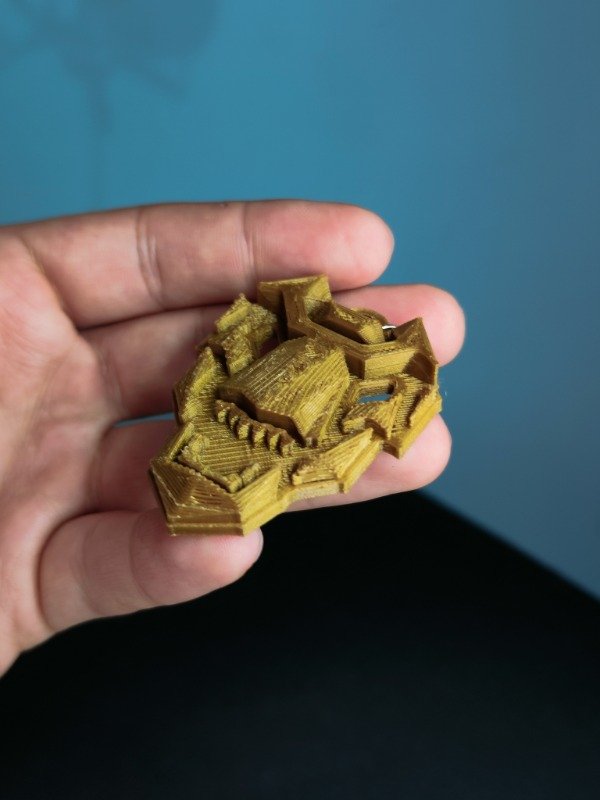 Producto - Llavero 3D / Dino Fury Power Rangers Emblema Dorado 6 cm - 2