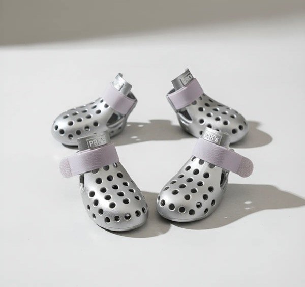 Producto - Botas plateadas antideslizantes X4