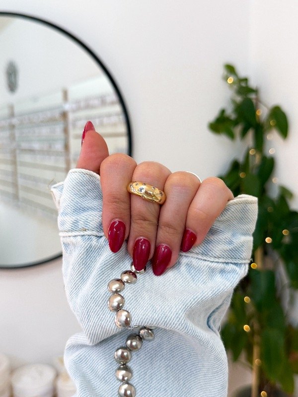 Producto - Anillo acero dorado ancho cúbics