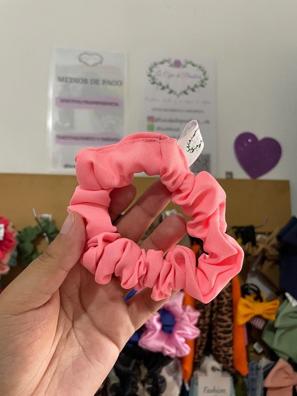Producto - Scrunchie mini tropical rosa flúor