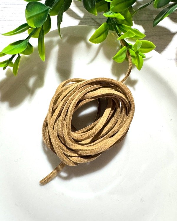 Producto - CORDÓN GAMUZA CRUDO BEIGE  3MM