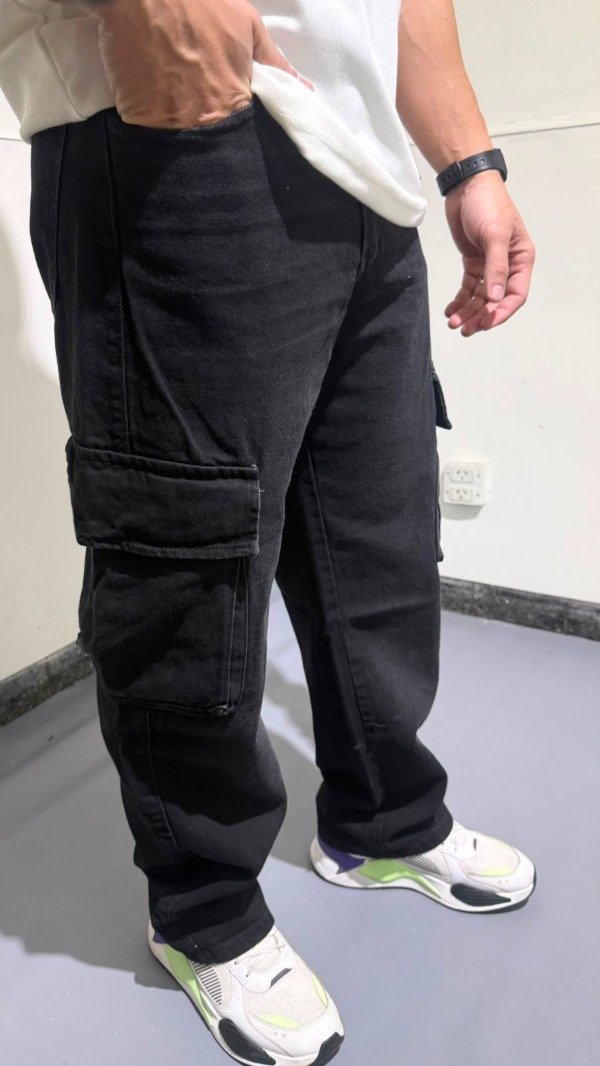 Producto - Jeans baggy cargo negro gastado - 1