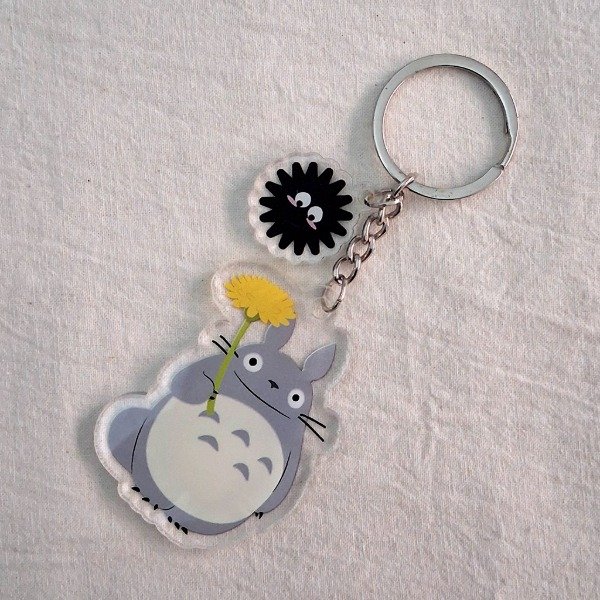 Producto - Totoro con flor +  Susuwatari - Llavero
