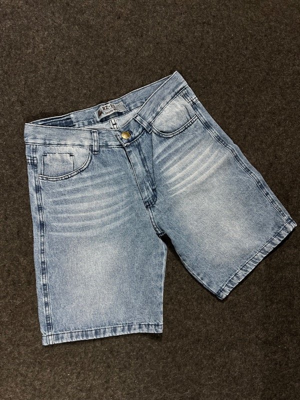 Producto - Bermuda azul localizada