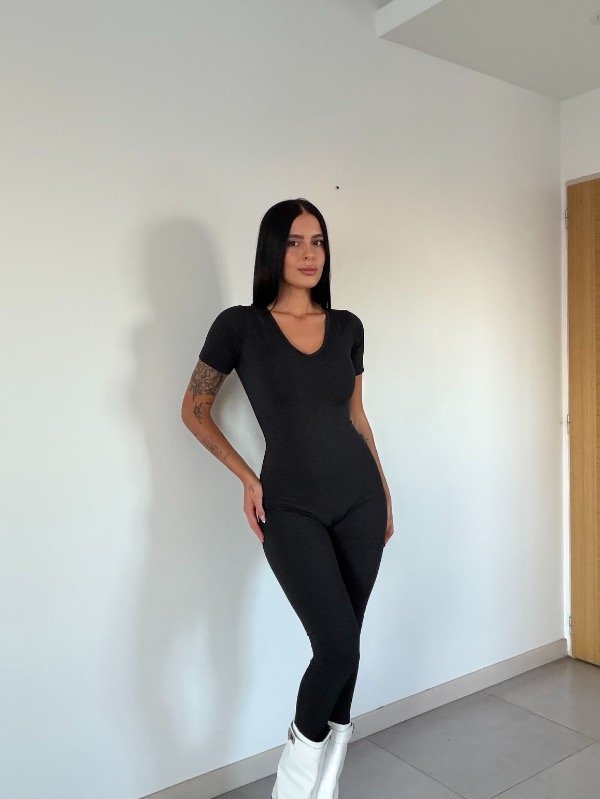 Producto - LETY ESCOTE EN V