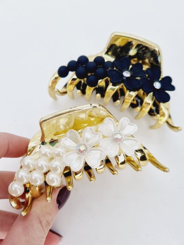 Producto - Broche dorado med deco perlas bco/ngo