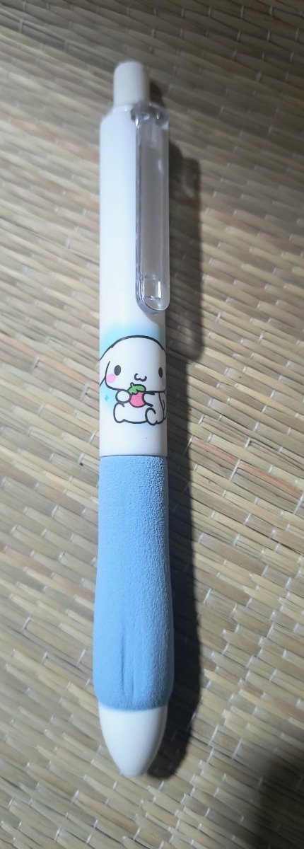 Producto - Lapicera puf tinta negra cinnamonroll