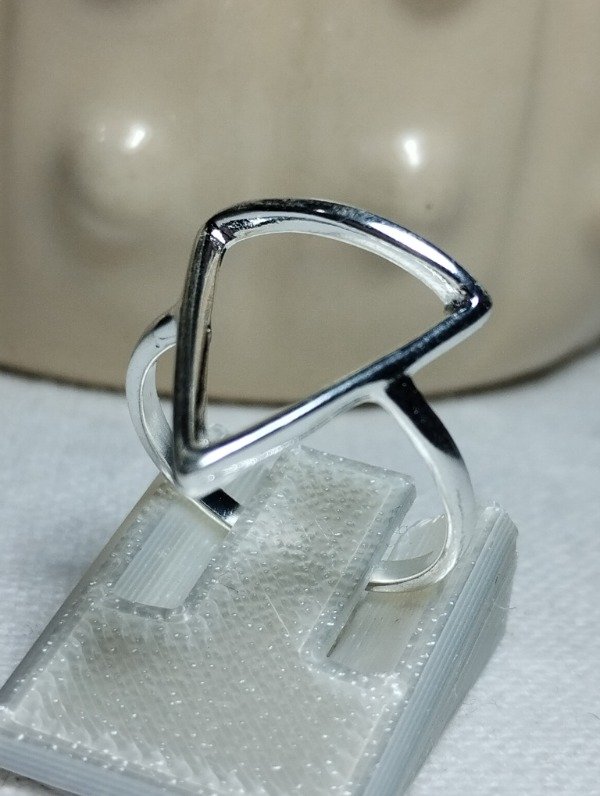 Producto - Anillo triángulo gigante