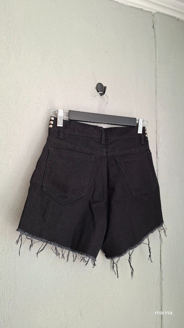 Producto - Short Negro con tacha - 1