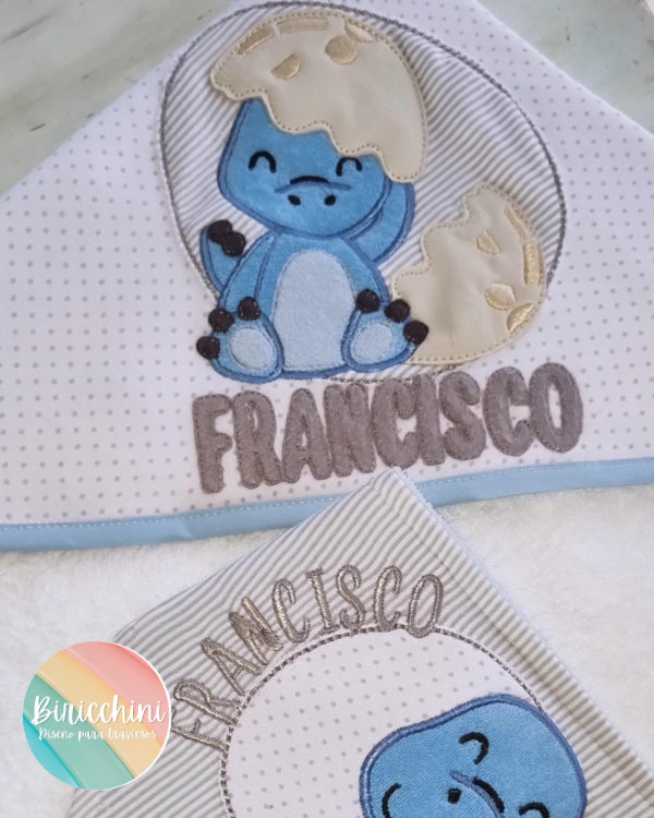 Producto - Toalla Con Capucha Personalizada con Bordado -- PRODUCTO A PEDIDO
