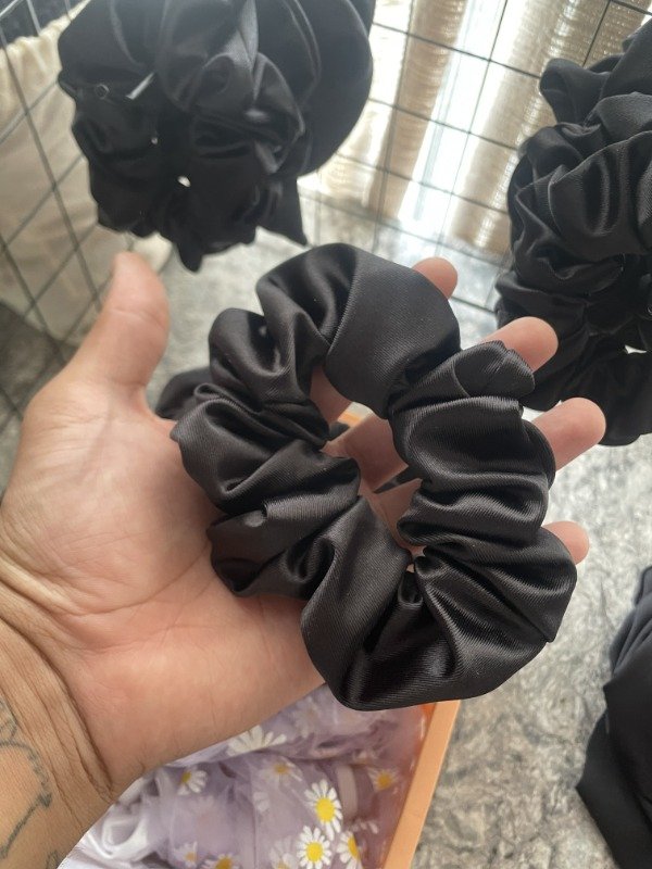 Producto - SCRUNCHIES satén negro!