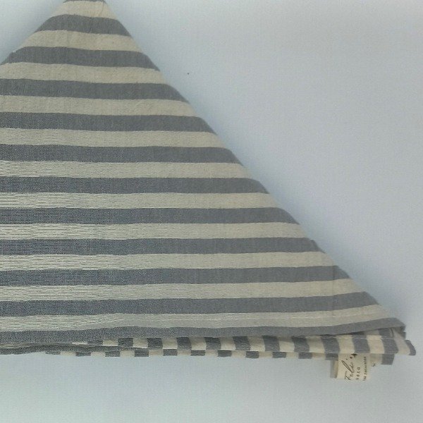 Producto - Servilleta de Tussor Premium Rayado Descrude y Gris - Pack x6u