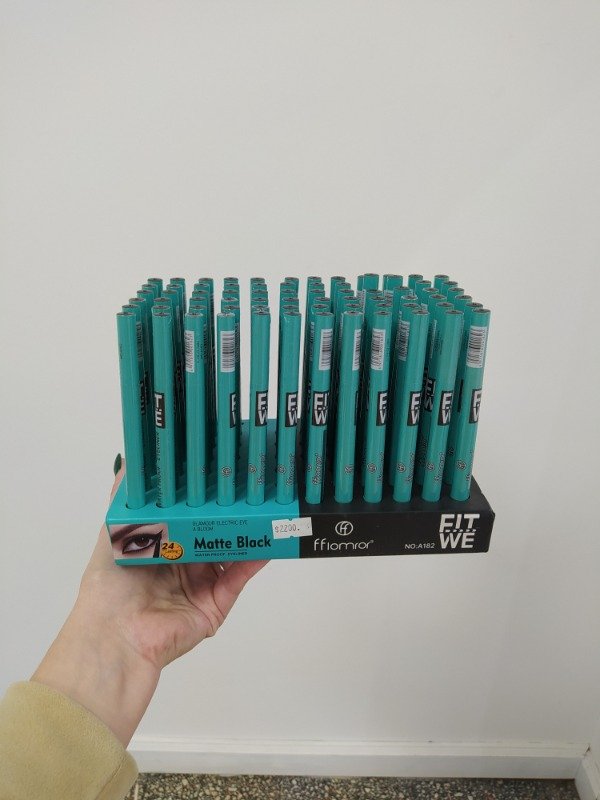 Producto - Delineador de ojos negro waterproff fit we