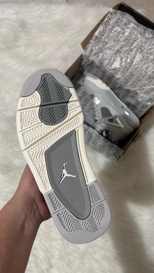 Producto - JORDAN RETRO 4 FROZEN MOMENTS - 3