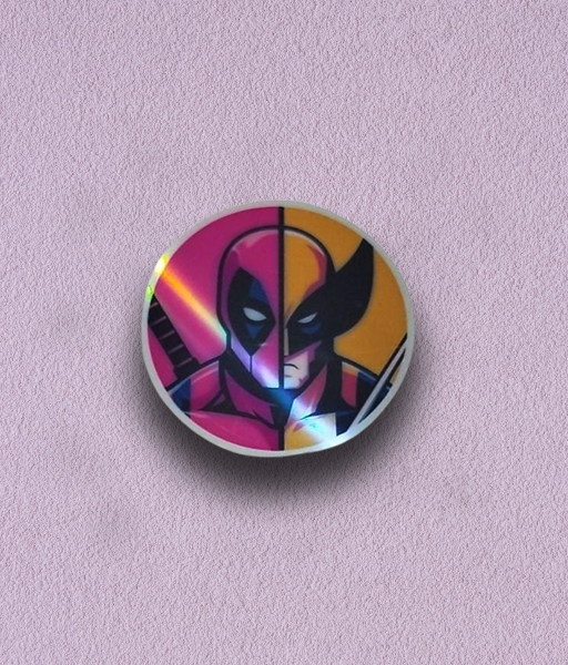 Producto - STICKER HOLOGRÁFICO - Deadpool+Wolverine