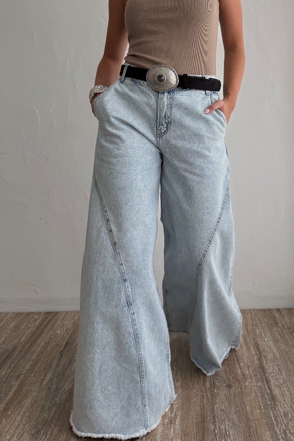 Producto - MEGA WIDE LEG LUPE