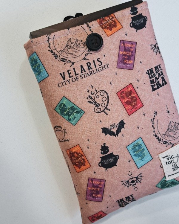 Producto - Funda para libros mediana con botón ACOTAR IMPERMEABLE