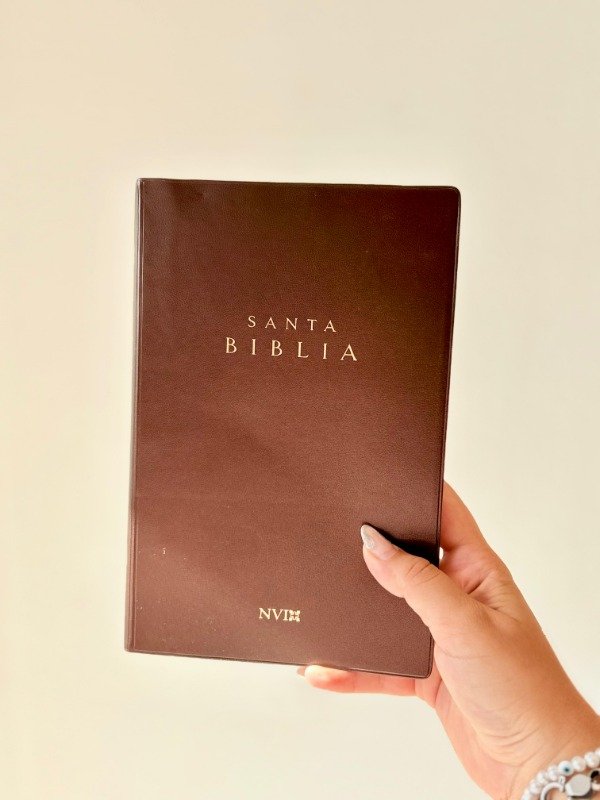 Producto - BIBLIA NVI - ULTRAFINA - MARRON