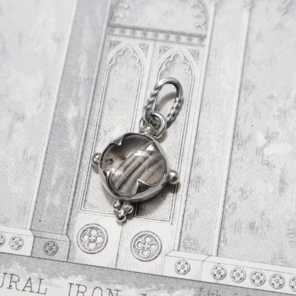 Producto - Guardapelo Goth