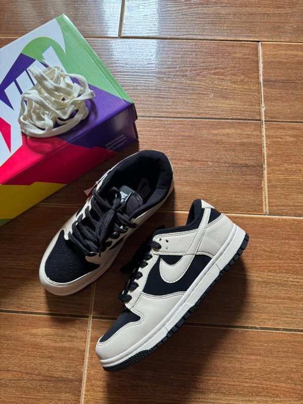 Producto - NIKE DUNK PANDA REVERSE