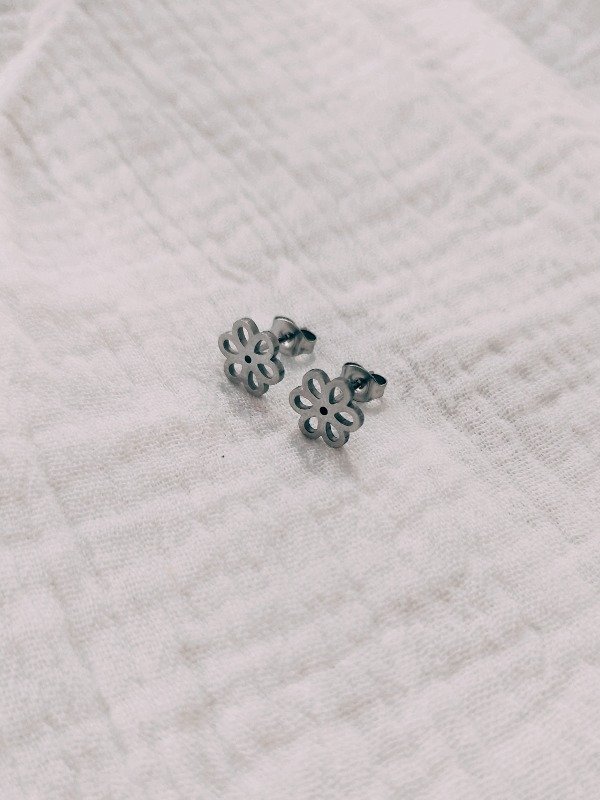 Producto - Arito de acero quirúrgico Flor