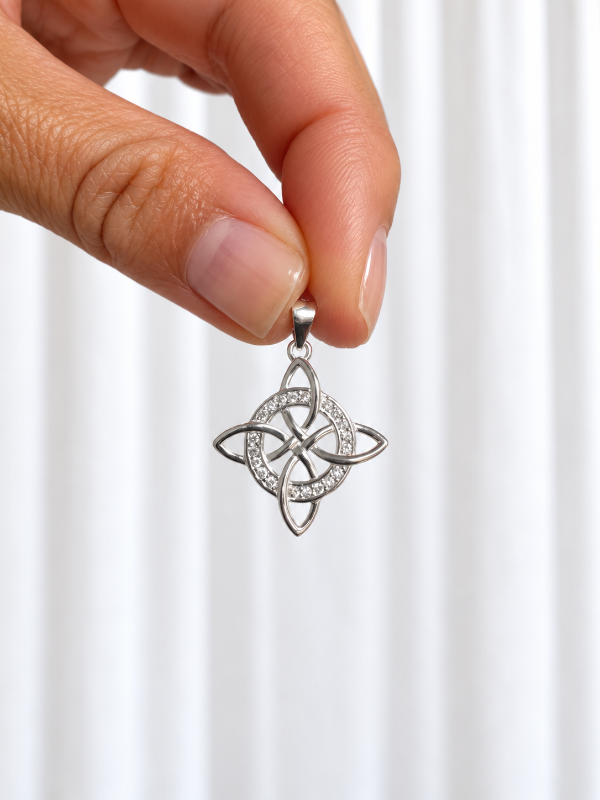 Producto - Dije nudo de bruja plata 925 con cubics plata 925 italiana - 0