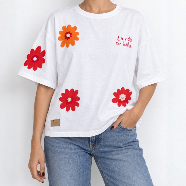 Producto - Remera Baila (boxy fit)
