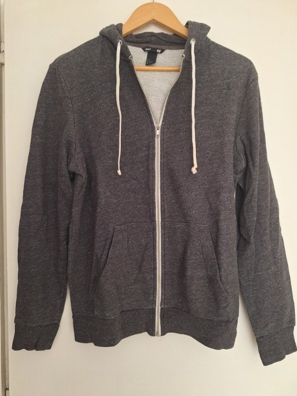 Producto - Buzo gris capucha HYM