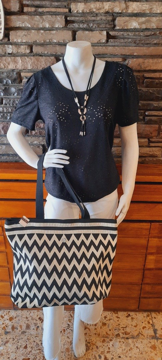 Producto - Remera brodery manga corta