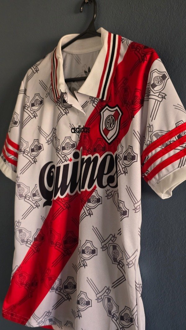 Producto - CAMISETA RETRO RIVER PLATE TITULAR 1996 - 2