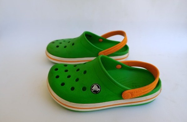 Producto - ZUECOS CROCBAND VERDES MARCA CROCS TALLE 29