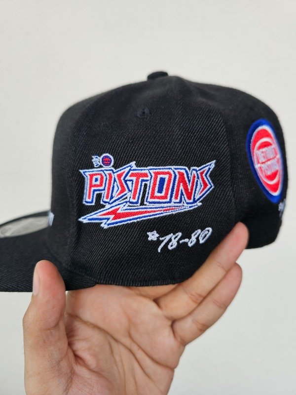Detroit pistons logo history nba mitchell and ness 7 1/4 — imagen 3