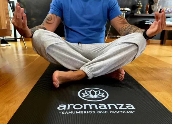 Producto - MAT DE YOGA AROMANZA 183X61X0.8CM