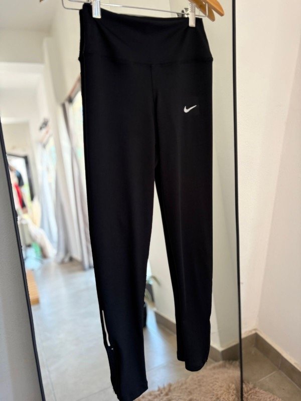 Producto - Calza Nike con cierre