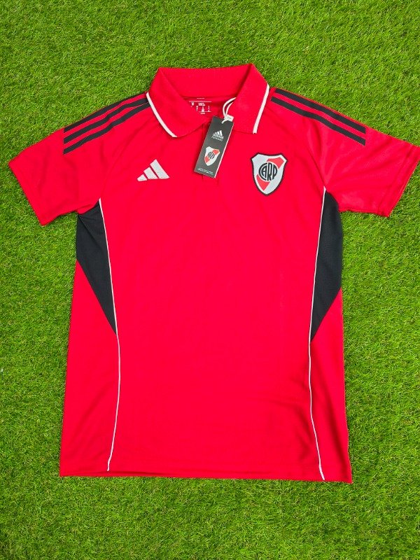 Producto - Chomba River Plate Roja 2025