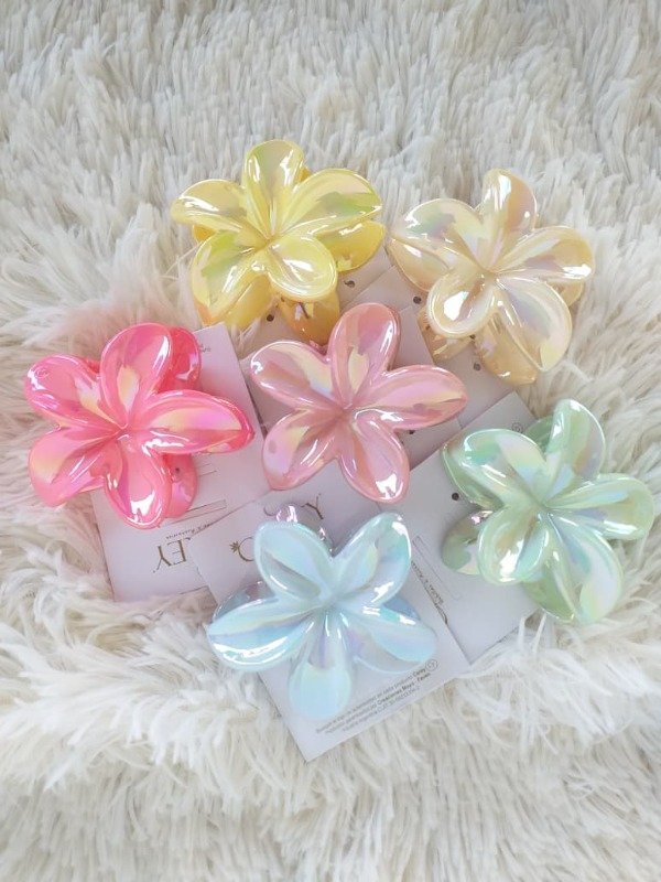 Producto - CAREY 6197 Broche Hawaiana Irisada grande (el par)