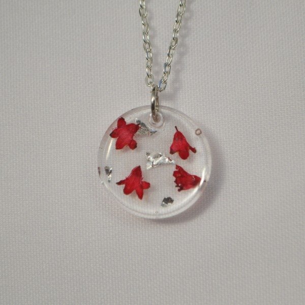 Producto - Dije circular sin borde con flores chicas rojas