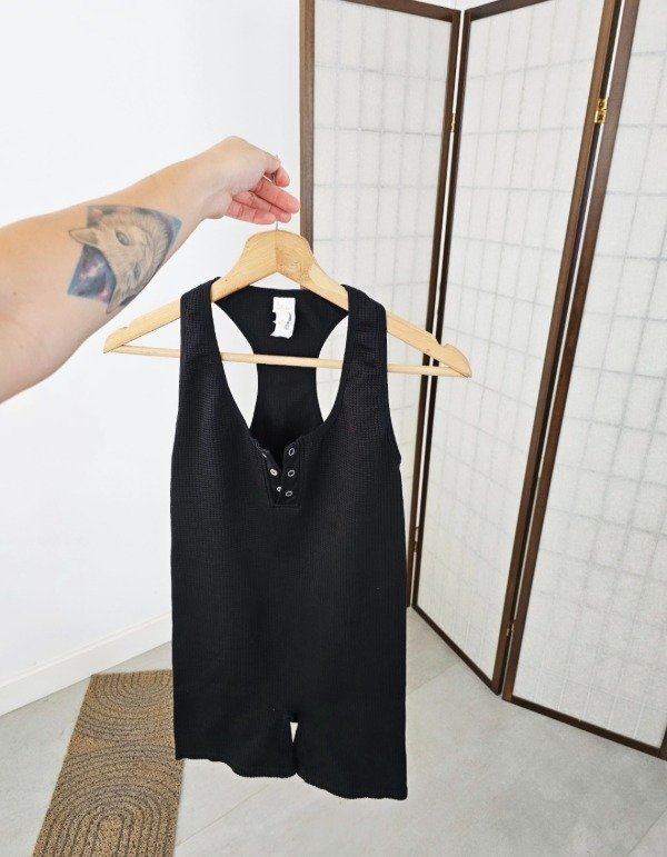 Producto - Mono negro deportivo M