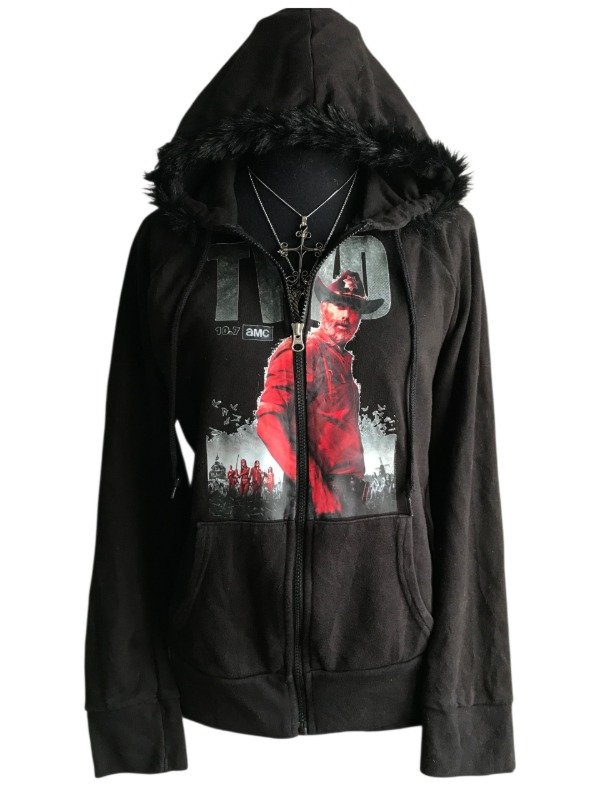 Producto - Fur zip up NUEVA The walking dead S9