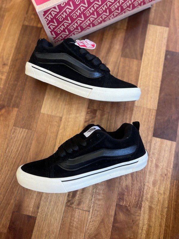 Producto - VANS KNU NEGRA CREAM
