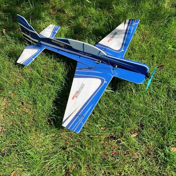 Producto - AVION YAK 54 Kit full accesorios (Precio en dolares)