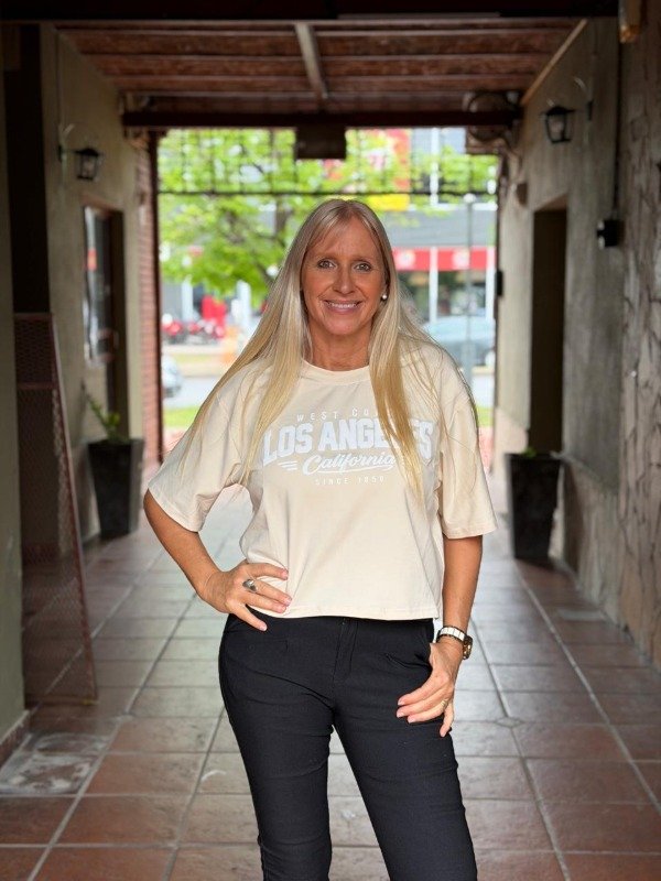 Producto - REMERA WEST BEIGE ALGODON PREMIUM OVER